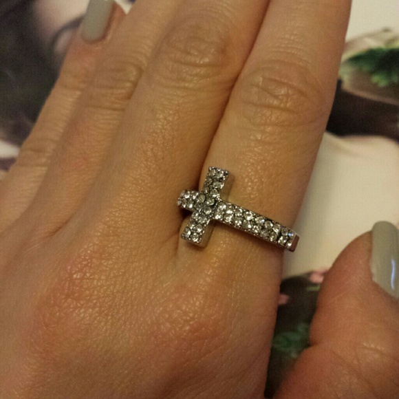 Silver cross ring - Picture 2 of 2