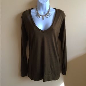 Madewell Olive Relaxed-Fit Long Sleeved V-Neck