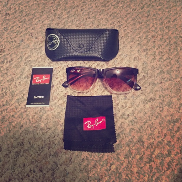 🔴🔴🔴SOLD🔴🔴🔴Brand New Ray Bans