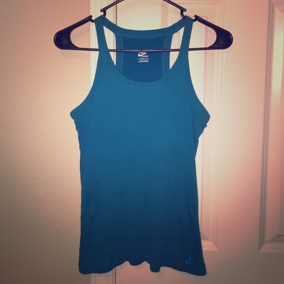 Nike tank top 💙💦 - Picture 1 of 4
