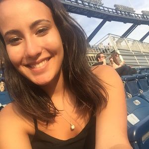 Meet your Posher, Victoria