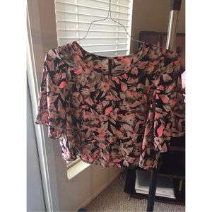 Crop top, 3/4 length sleeve