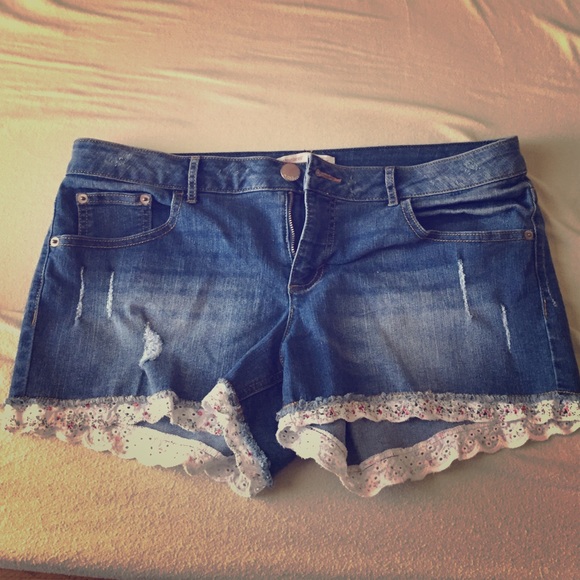 No Boundaries Denim - Floral Jean Shorts