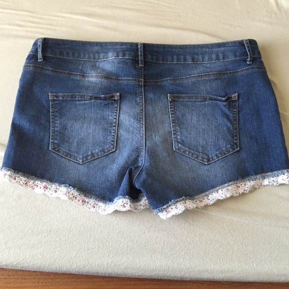 Floral Jean Shorts - Picture 2 of 2