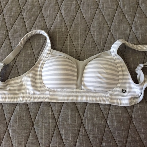 Lululemon Ta Ta Tamer Bra 32D - Picture 2 of 4