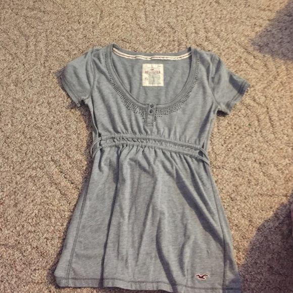 Hollister Gray Top