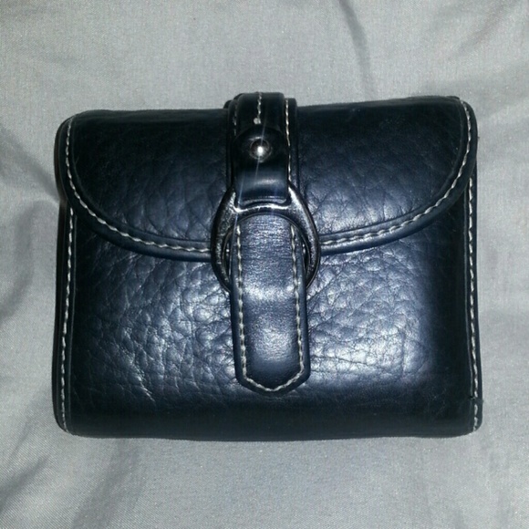 **Dooney & Bourke wallet**