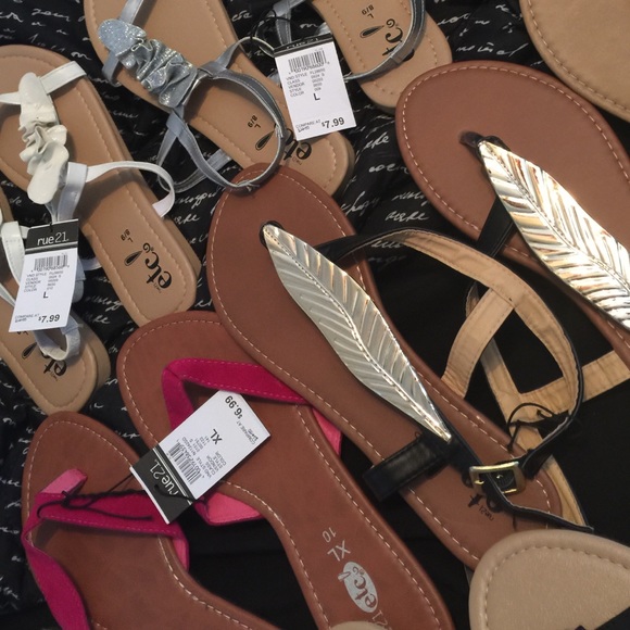 Sandal bundle. - Picture 3 of 4