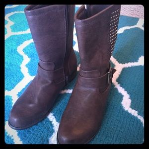 Brown moto boots with studded side