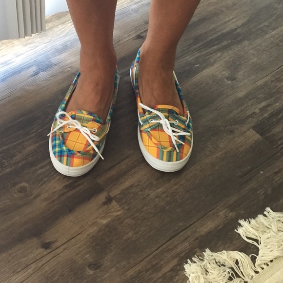 Plaid deck shoe