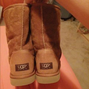 Tan/brown short ugg boots