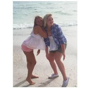 Meet your Posher, Hayley