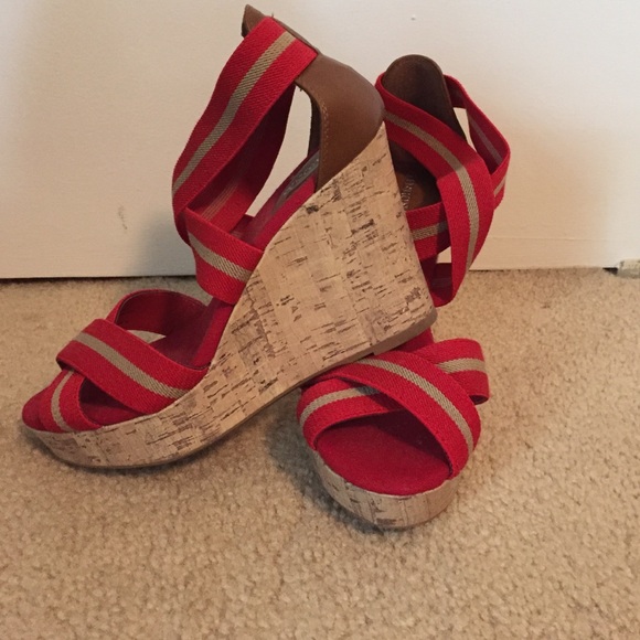 Red wedges