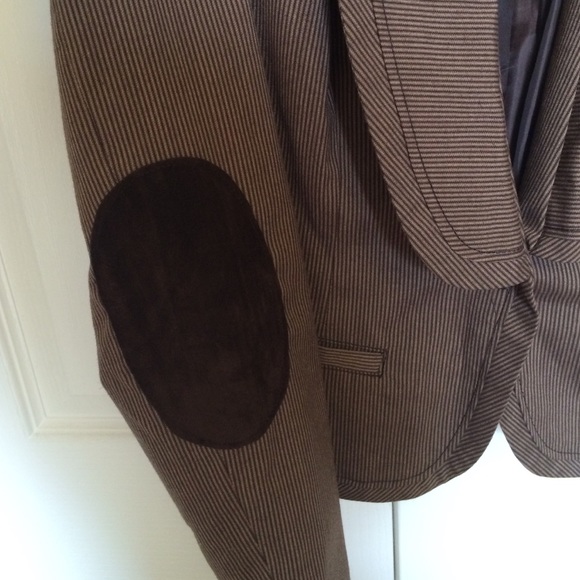 Blazer - Picture 2 of 2