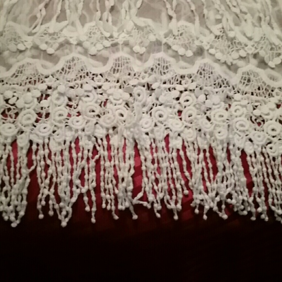 Lacy fringe top sz small nwot never worn white - Picture 3 of 3