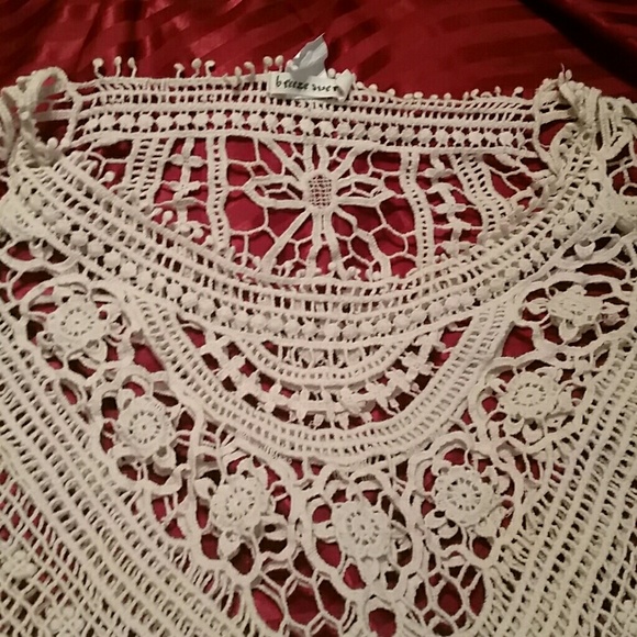 Lacy top size small - Picture 2 of 4
