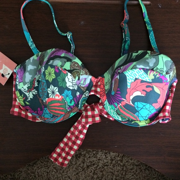 NWT Maaji bikini top