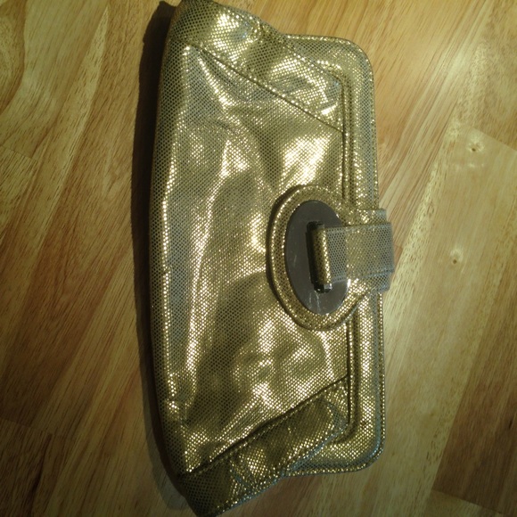 Gold clutch