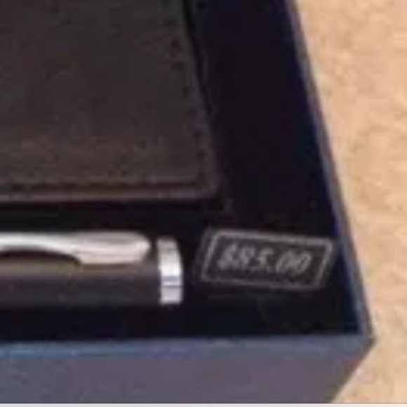 🌝SALE NWT- Watch, Wallet and pen Gift Set - Picture 4 of 4