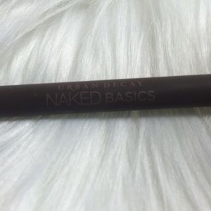 UD Naked Basics Brush