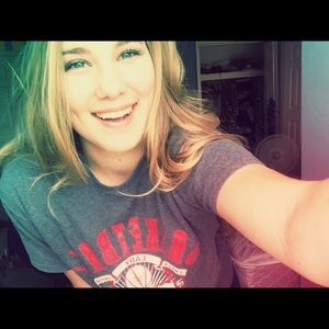 Meet your Posher, Claire