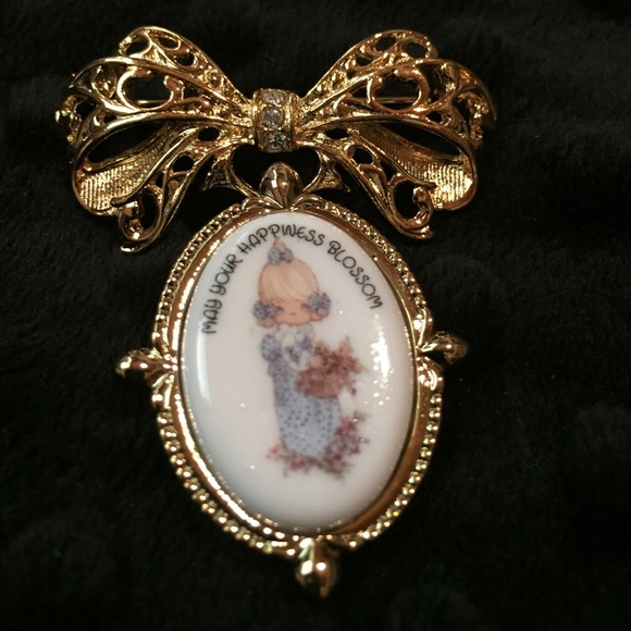Precious Moments May your Happiness Blossom Pin