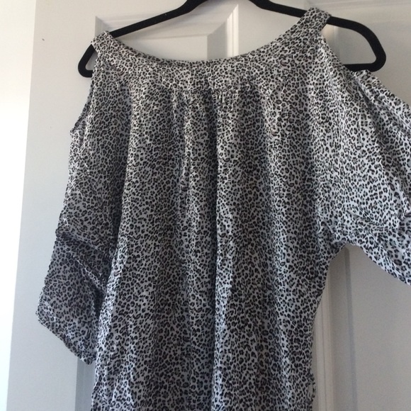 Open shoulder cheetah top