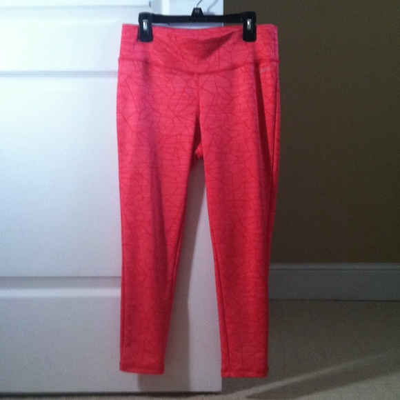 Crop Leggings - Picture 2 of 3