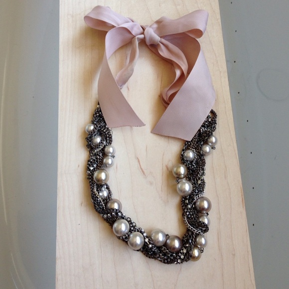 Ribbon Pearl & Chain