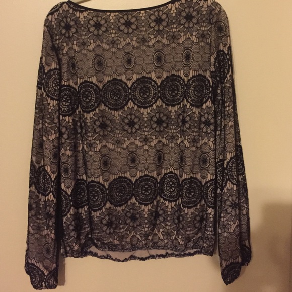 MSSP LACE TOP - Picture 4 of 4