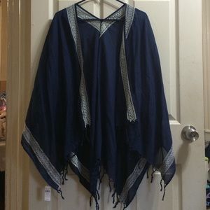 AERIE PONCHO