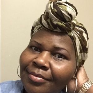 Meet your Posher, Alexia