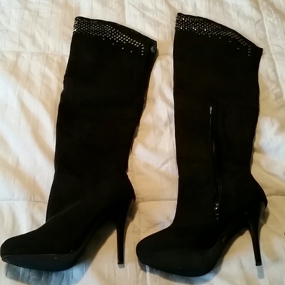 Black boots-Never worn