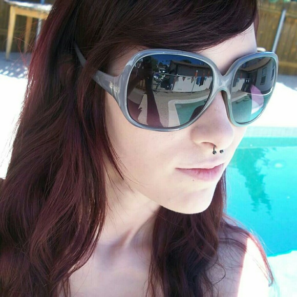 Gray sunglasses - Picture 4 of 4