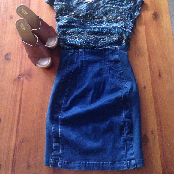High-waisted denim skirt