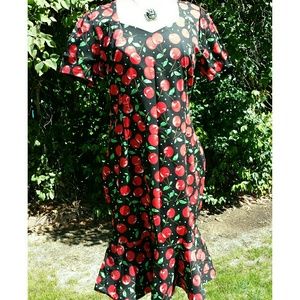 🍀VINTAGE🍀 Cherry Print Ruffle Bottom Dress
