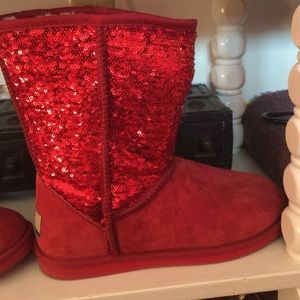 LAMO essential boots, wore once.