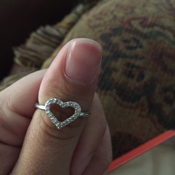 Heart ring w/ diamonds
