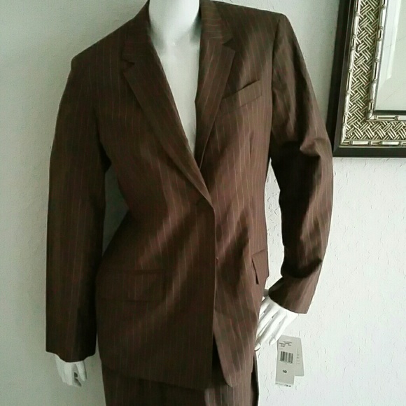 Sharp looking Jones New York Pants Suit