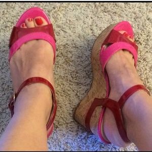 Guess wedges size 6M