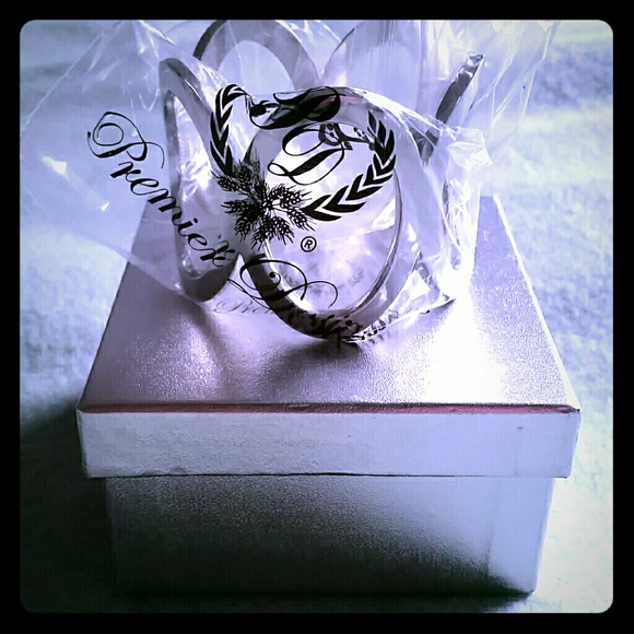 Premier Designs bracelet/cuff Contemporary