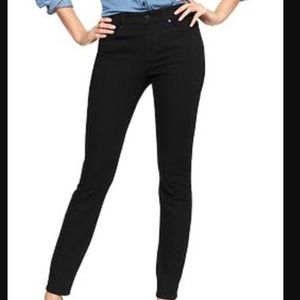 Black GAP skinny jeans