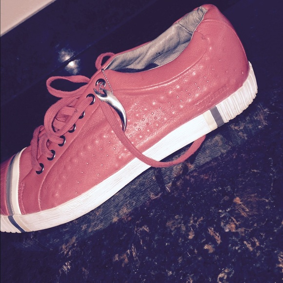 Alexander McQueen Pumas