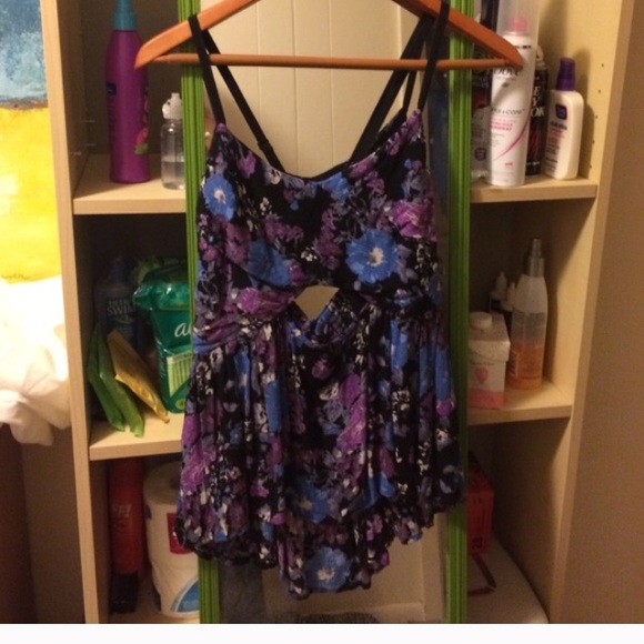 Free people black, blue and purple flower top - Picture 3 of 4