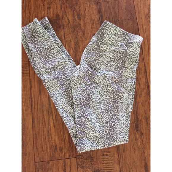 Grey and blue leopard print leggings