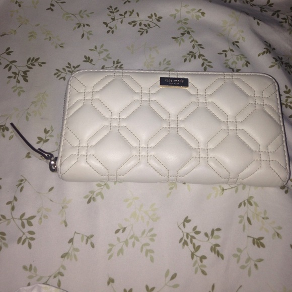 Kate spade Astor Court Neda wallet ✨