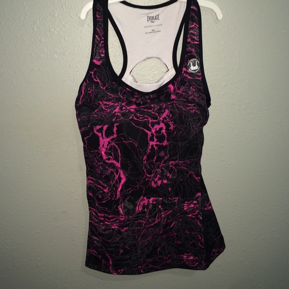 Sports top - Picture 1 of 3