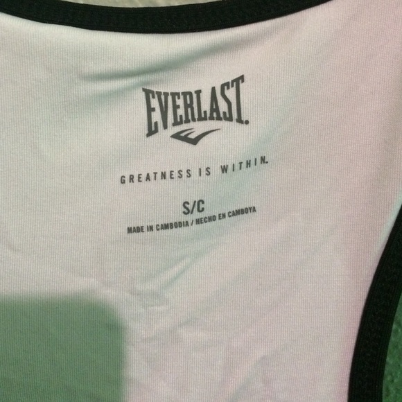 Sports top - Picture 2 of 3