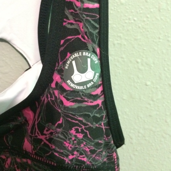 Sports top - Picture 3 of 3