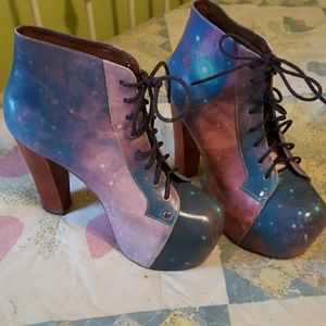Beautiful pair of Jeffrey Campbell Cosmic Litas